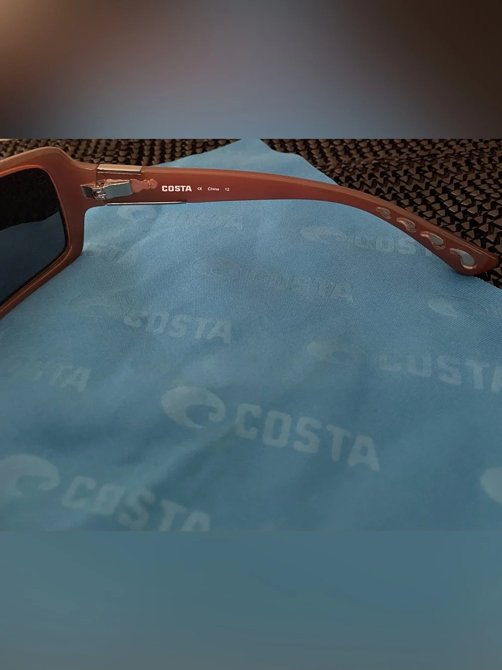 COSTA Islamorada IL 32 Black & Coral Pink Polarized Sunglasses & Case-Like New